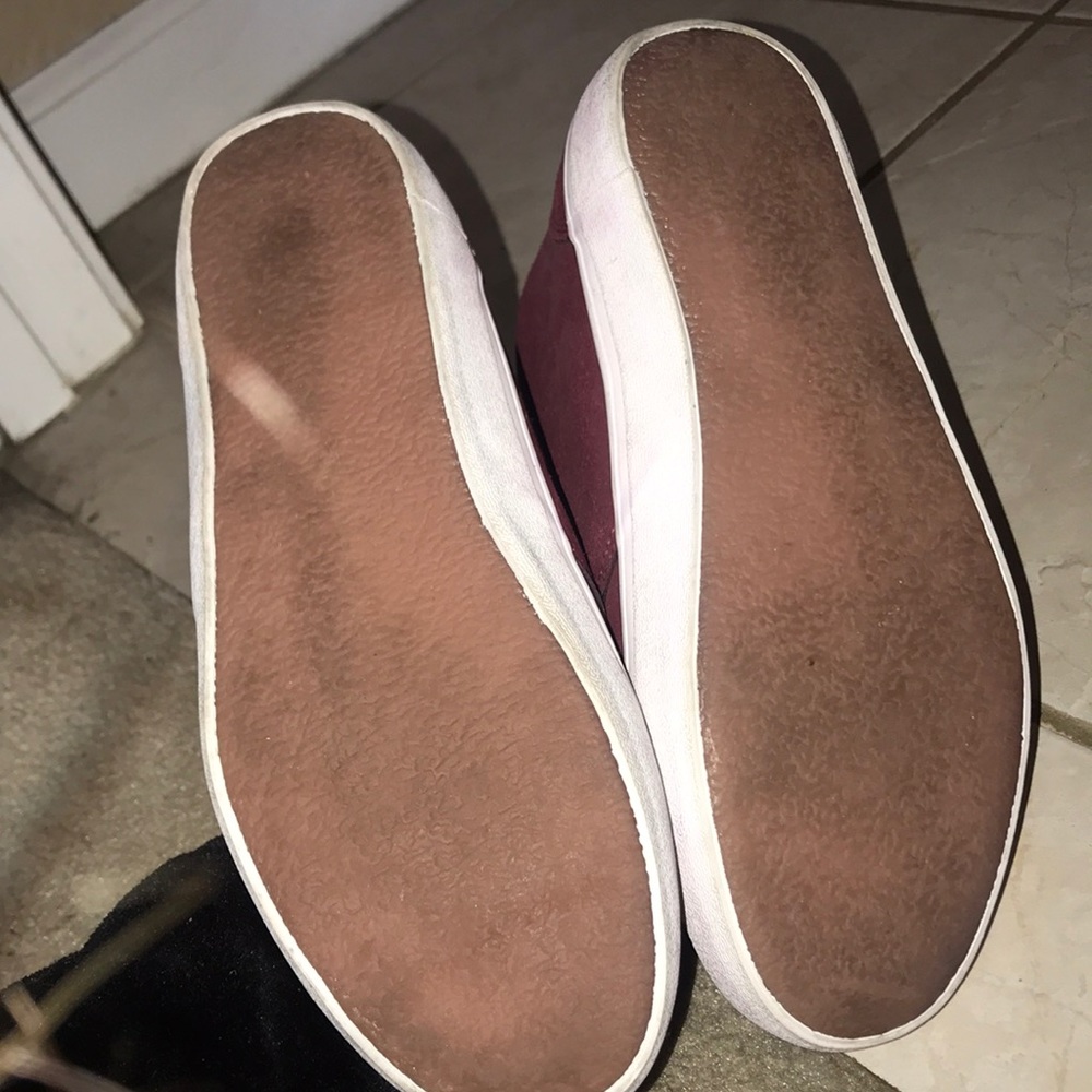 Shoes - Picture 3 of 4